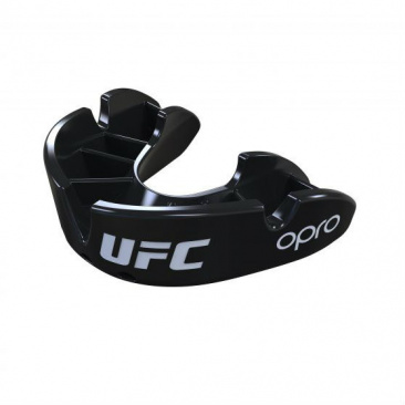 UFC Капа одночелюстная черная Opro Junior  в интернет-магазине VersusBox.ru
