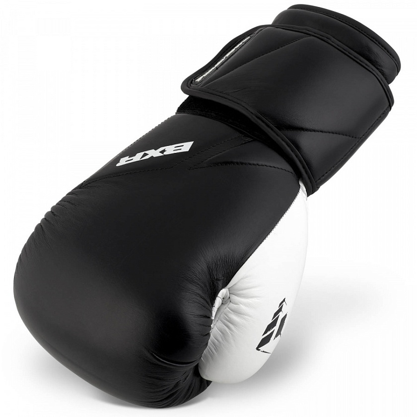 Купить punchtown боксерские тренировочные перчатки черно-белые bxr spar2 по цене 9 990 ₽ в магазине VersusBox.ru