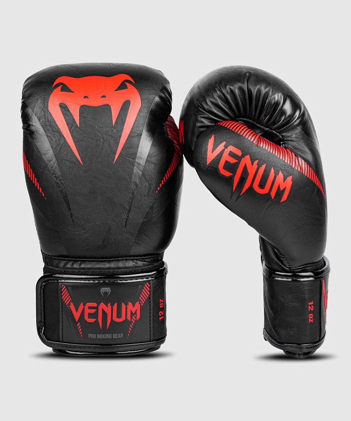 Купить venum боксерские тренировочные перчатки impact черно- красные по цене 8 990 ₽ в магазине VersusBox.ru