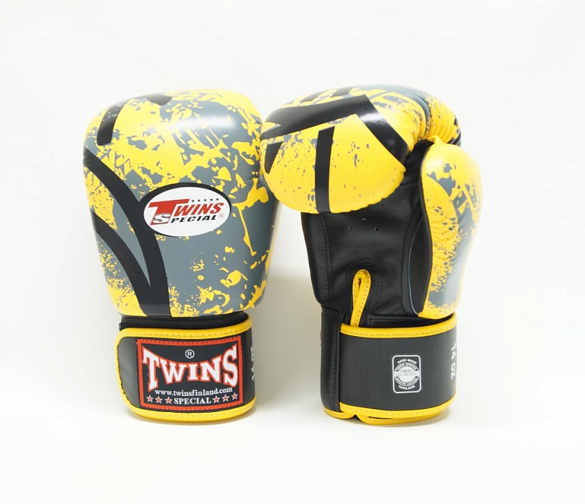 Купить боксерские перчатки twins fbgvl3-38 fancy boxing gloves желтые по цене 7 490 ₽ в магазине VersusBox.ru